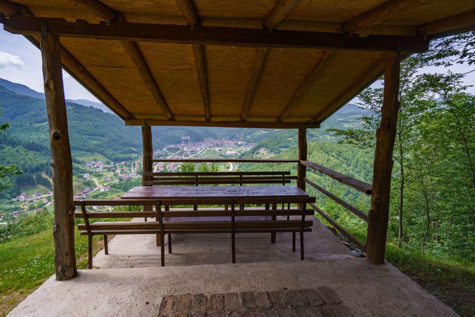 Oaza Mira - Sakina Pecina * Fojnica